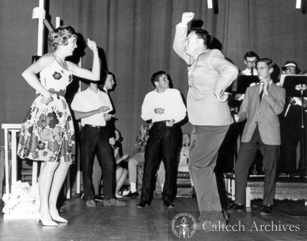 Feynman dancing